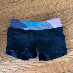 Ivivva booty shorts